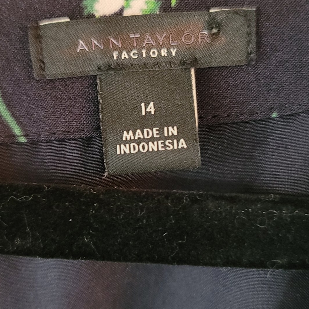 Ann Taylor factory floral print jumpsuit, size 14 - Picture 6 of 11